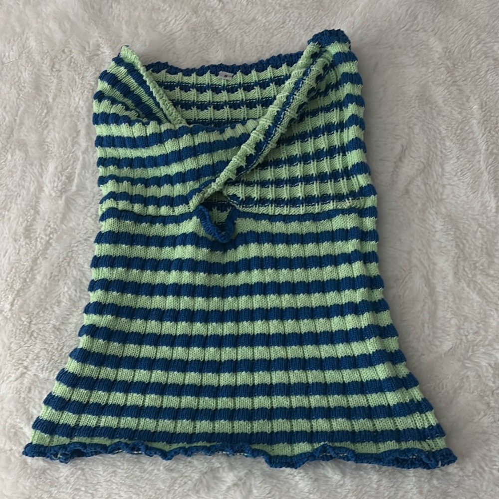 striped twist top
